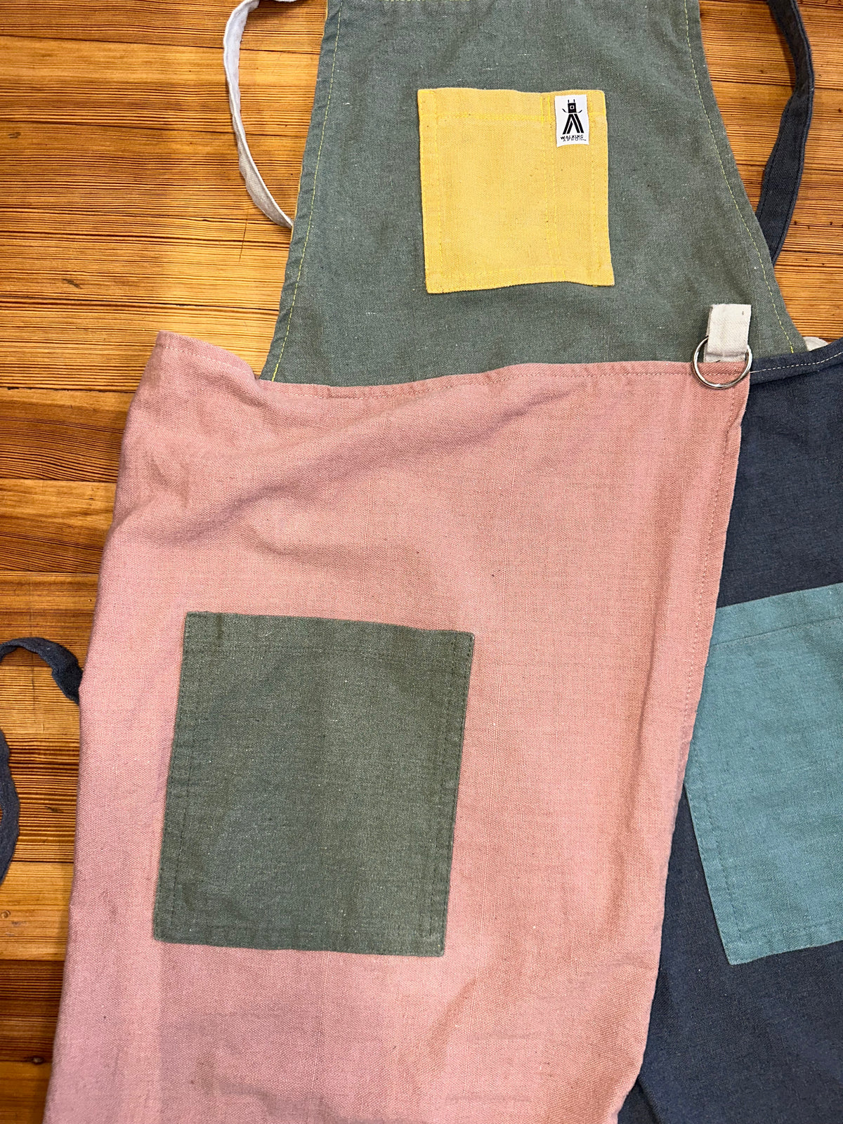 An Autumn Walk(ing) Apron